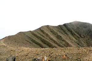 The cone of the dormant volcano can be reached in a day hike. 